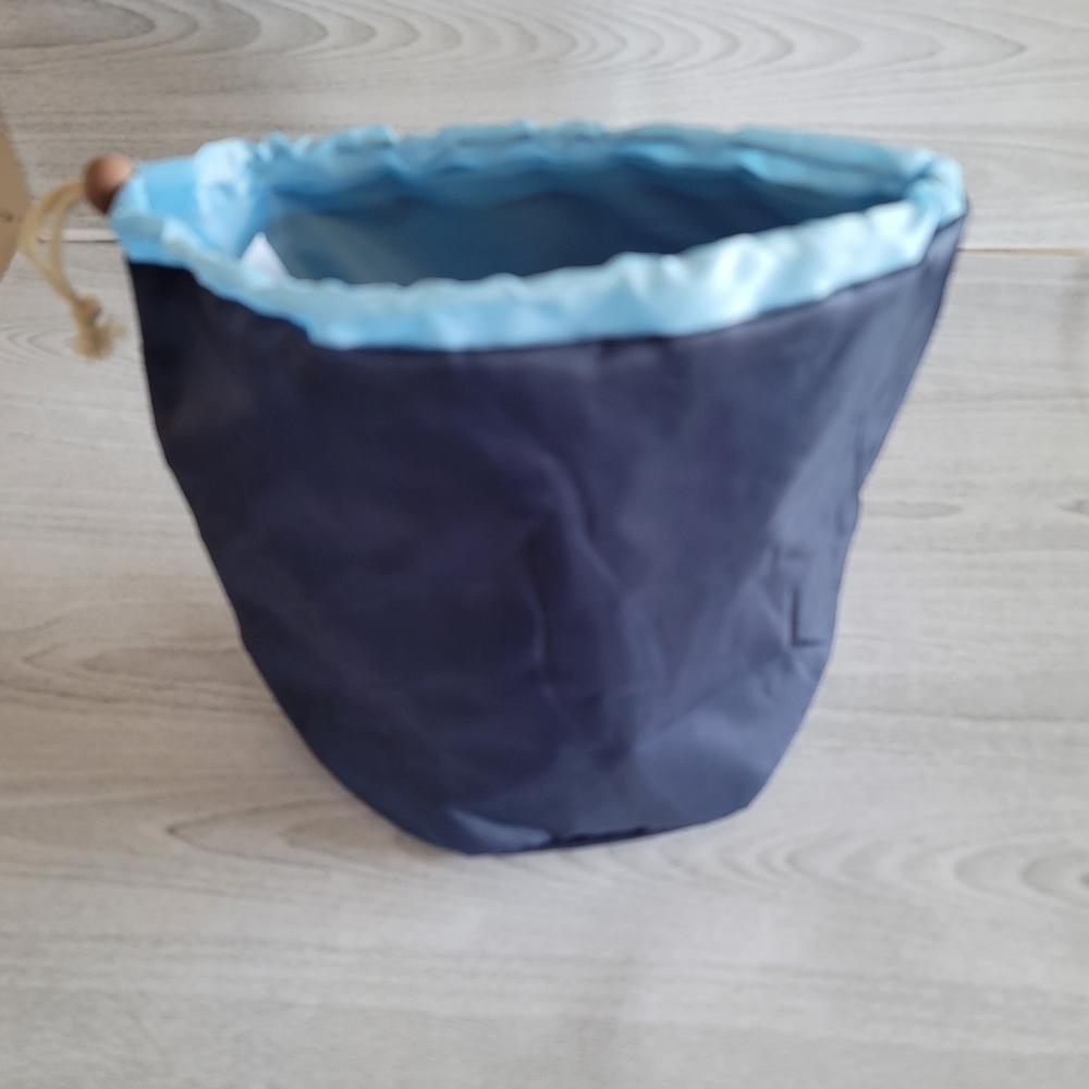 Avon Drawstring Toiletry Bag - Picture 6 of 7